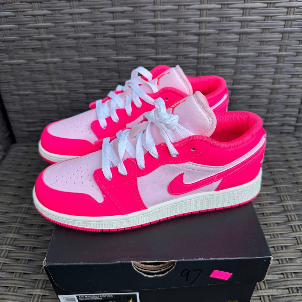 Air Jordan 1 Low GS Pink Foam Hyper Pink 5.5Y/7W